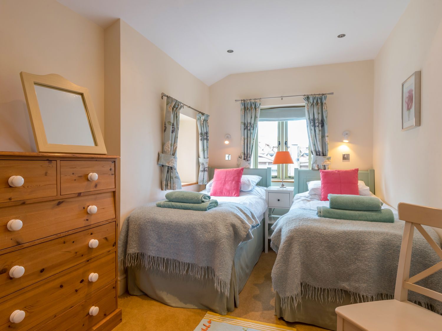 Virginia Cottage, Heart Of England