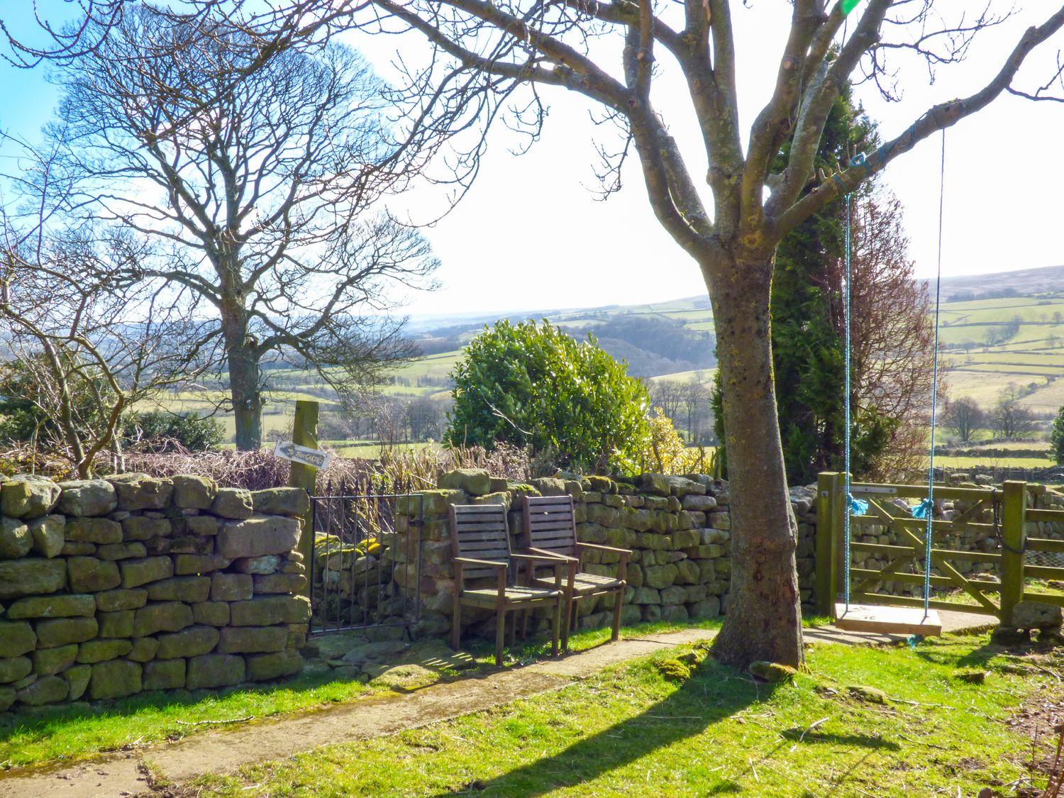 Daffodil Cottage, North York Moors And Coast
