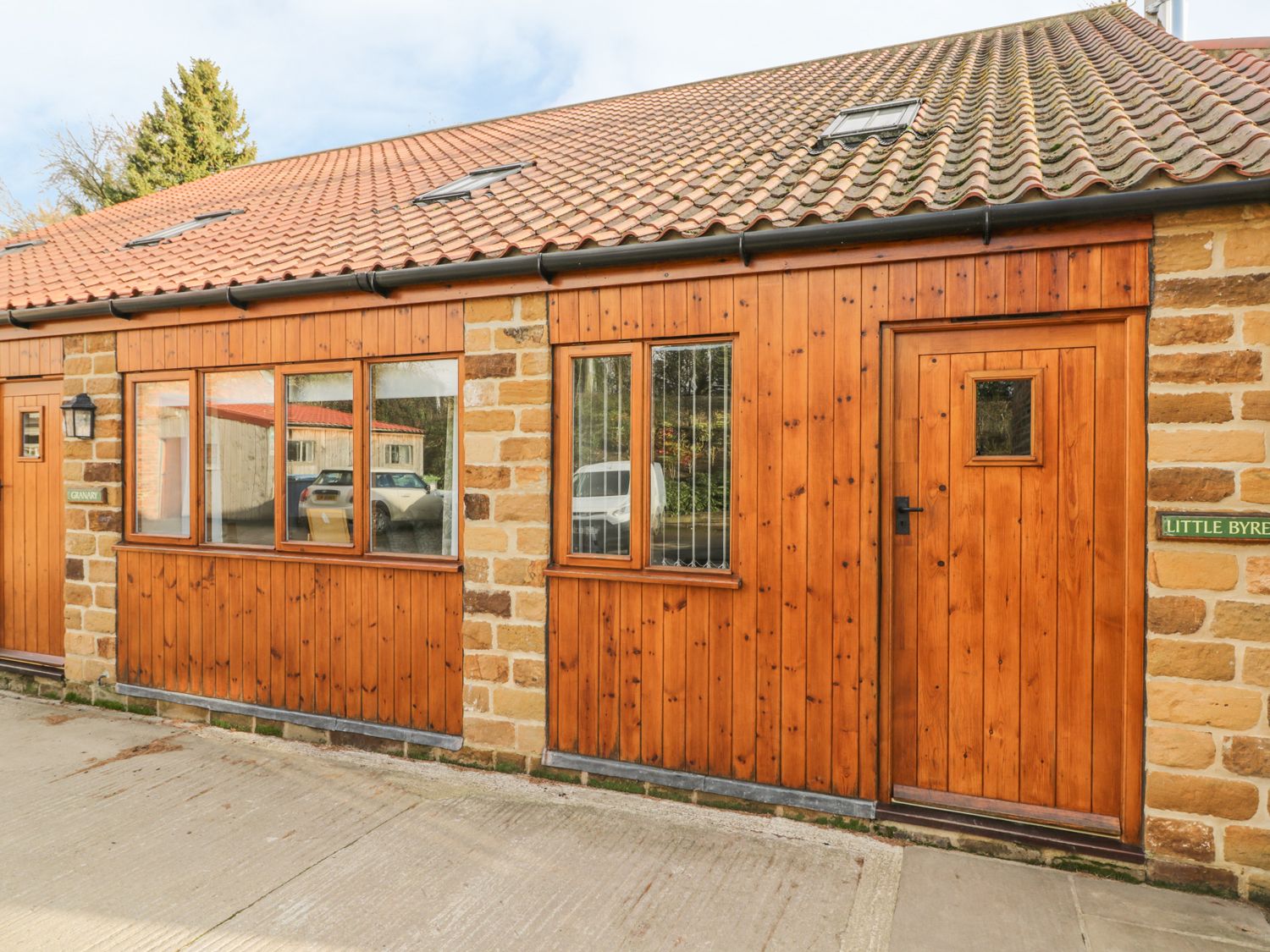 Photo of Little Byre Cottage ( Ref 19936 ) Waterhall Farm Cottages Sutton under Whitestonecliffe near Thirsk sleeps 6