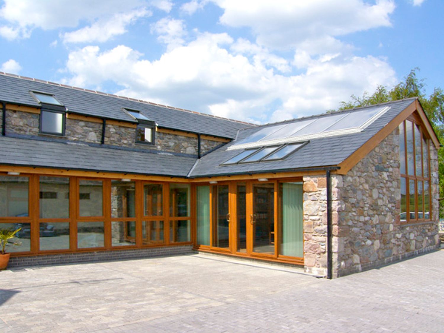 Ddol Helyg Barn