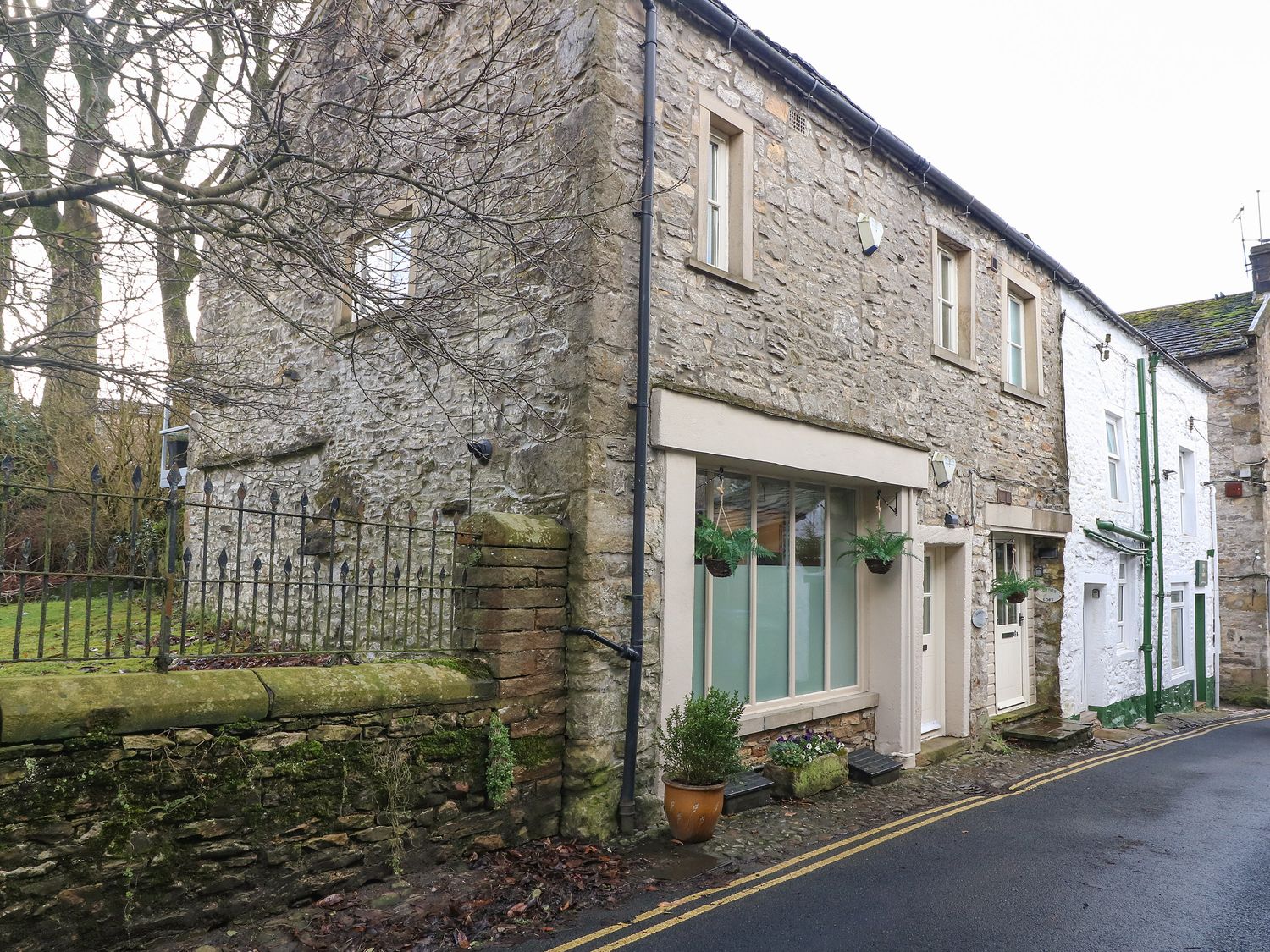 Photo of Blacksmith Cottage Grassington ( Ref 2317 ) Rent holiday accommodation in Grassington in the Yorkshire Dales