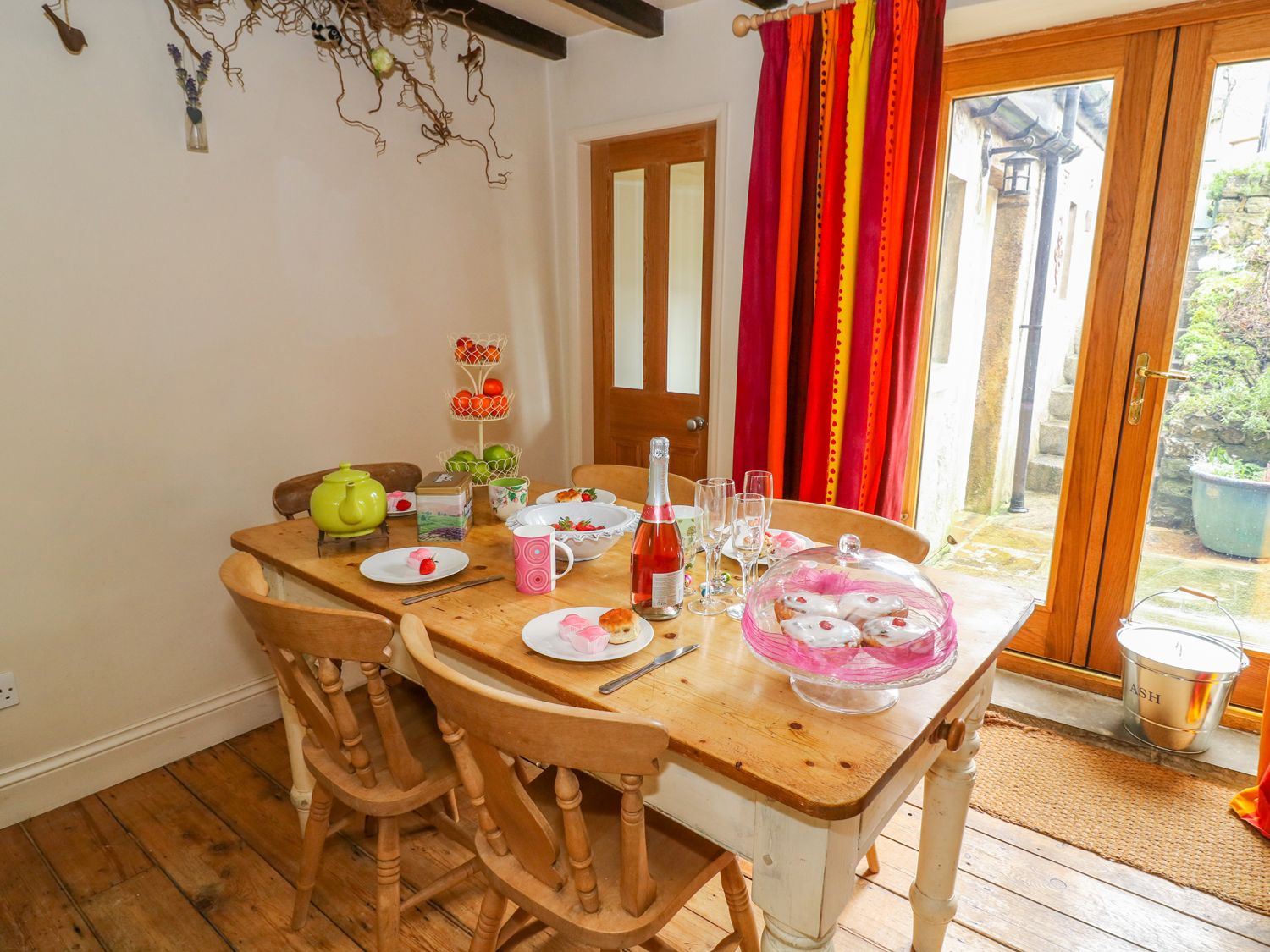 Sandy Cottage Linton ( Ref 2580 ) Book Linton holiday cottage in North Yorkshire