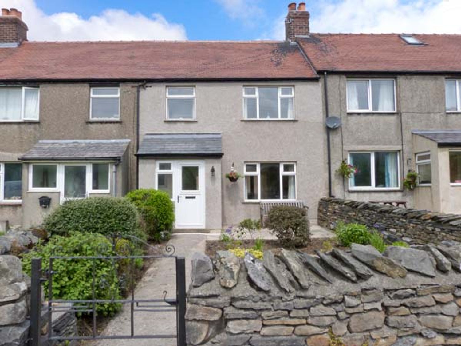 4 Helwith Bridge Cottages Helwith Bridge Holiday Cottage near Horton in Ribblesdale ( Ref 26035 ) Holiday Accommodation near Settle in Yorkshire Dales Sleeps five guests