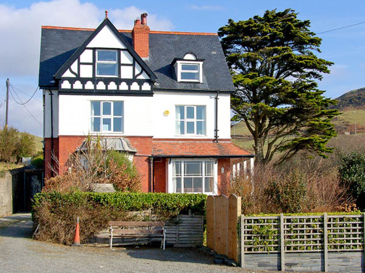 Brodawel House
