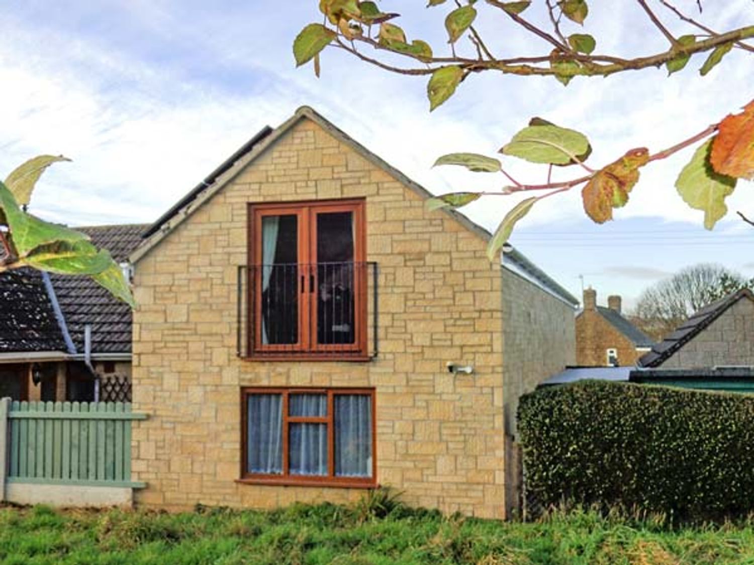 Petite Bella, West Country