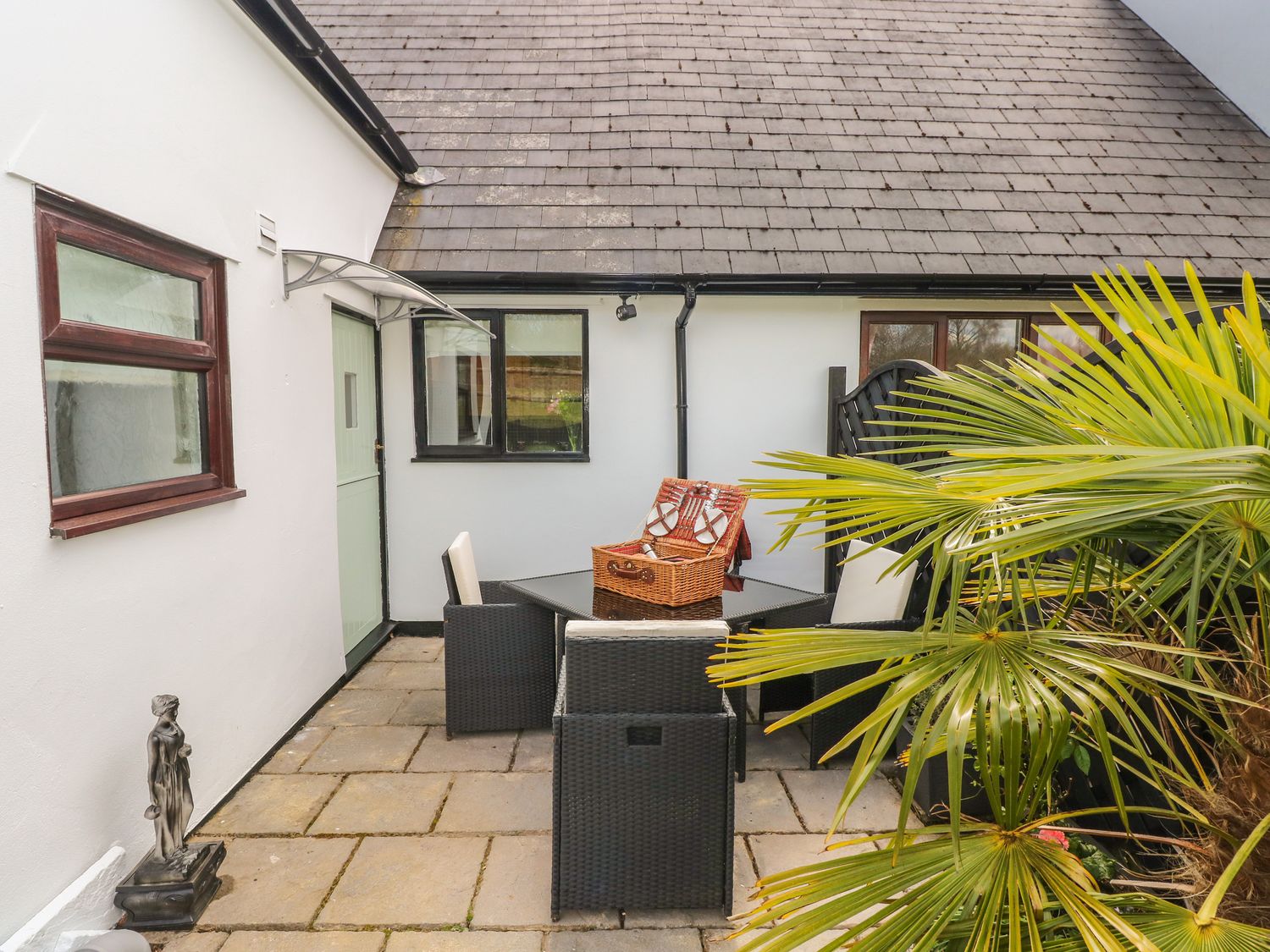 Ty Maen, South Wales