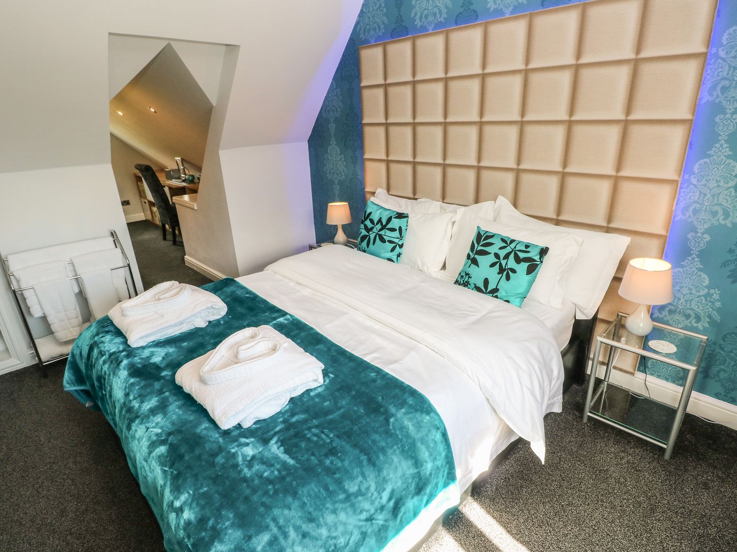 Ty Maen, South Wales