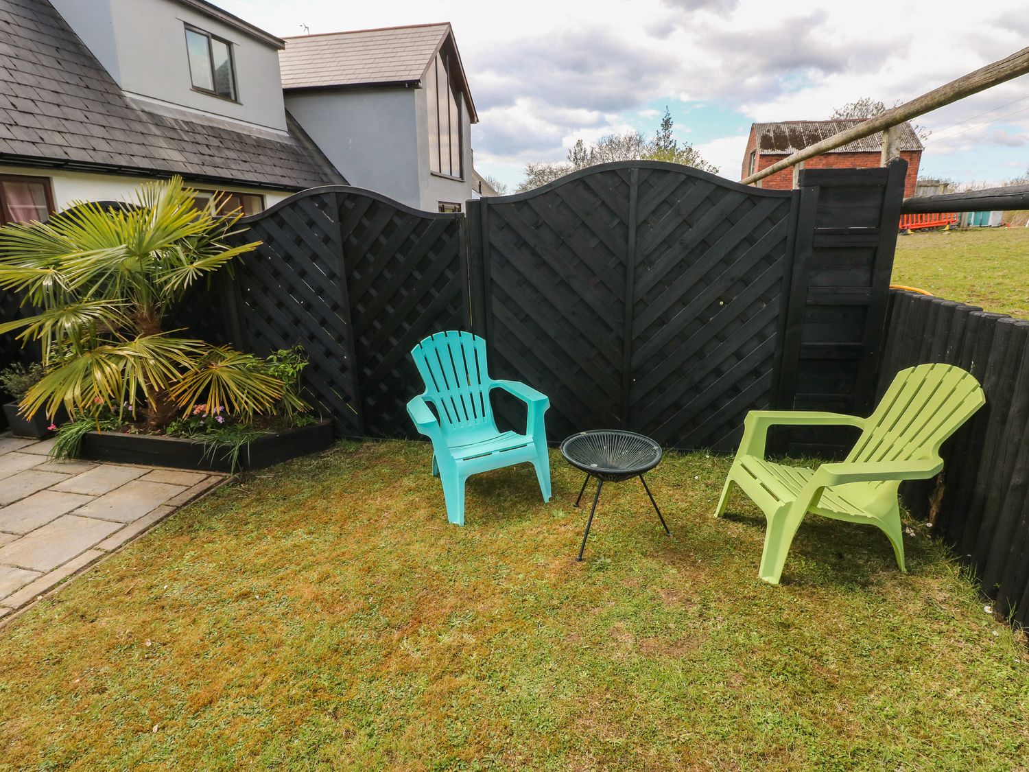 Ty Maen, South Wales