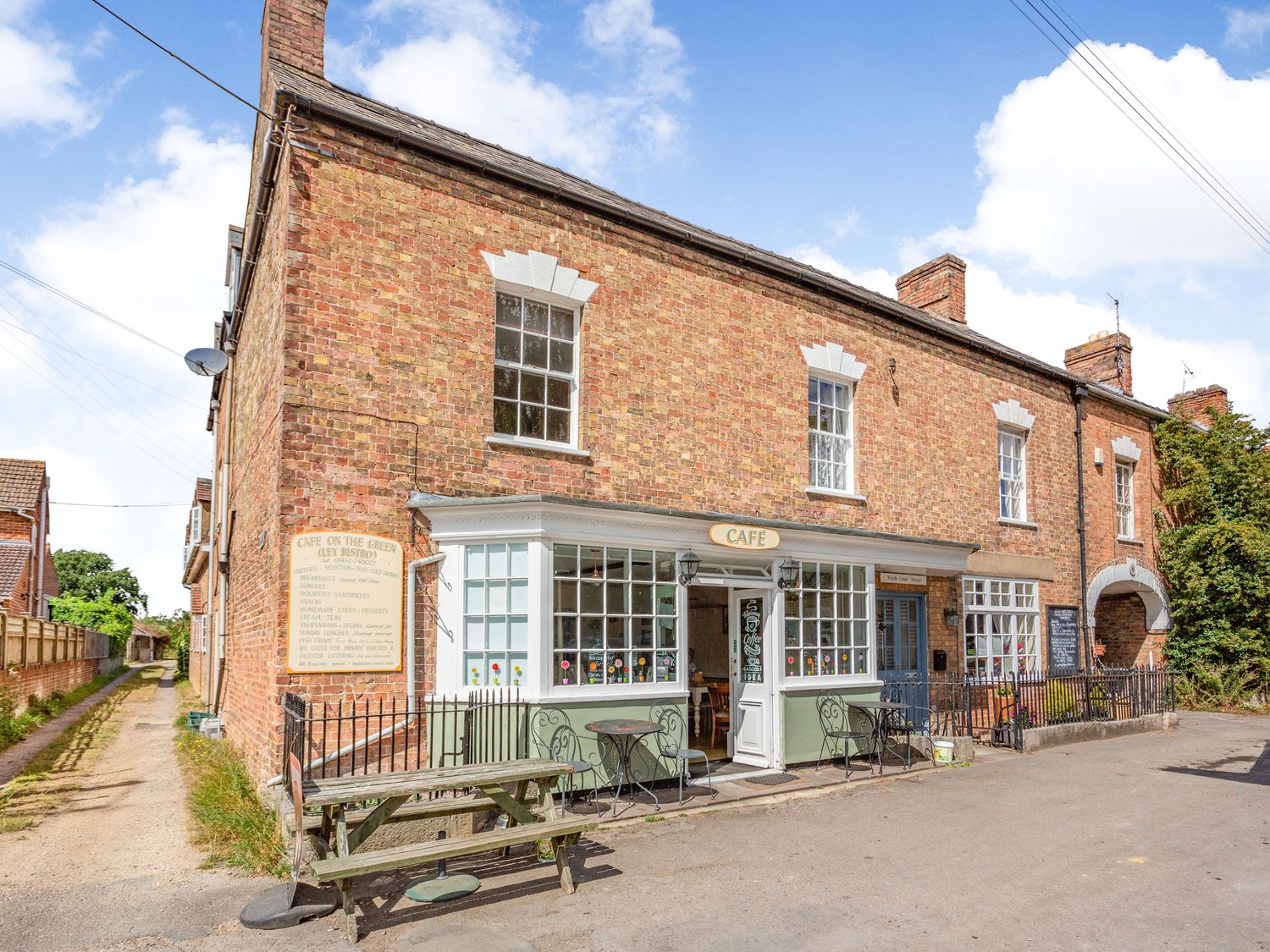 Wards Court 1, Frampton On Severn