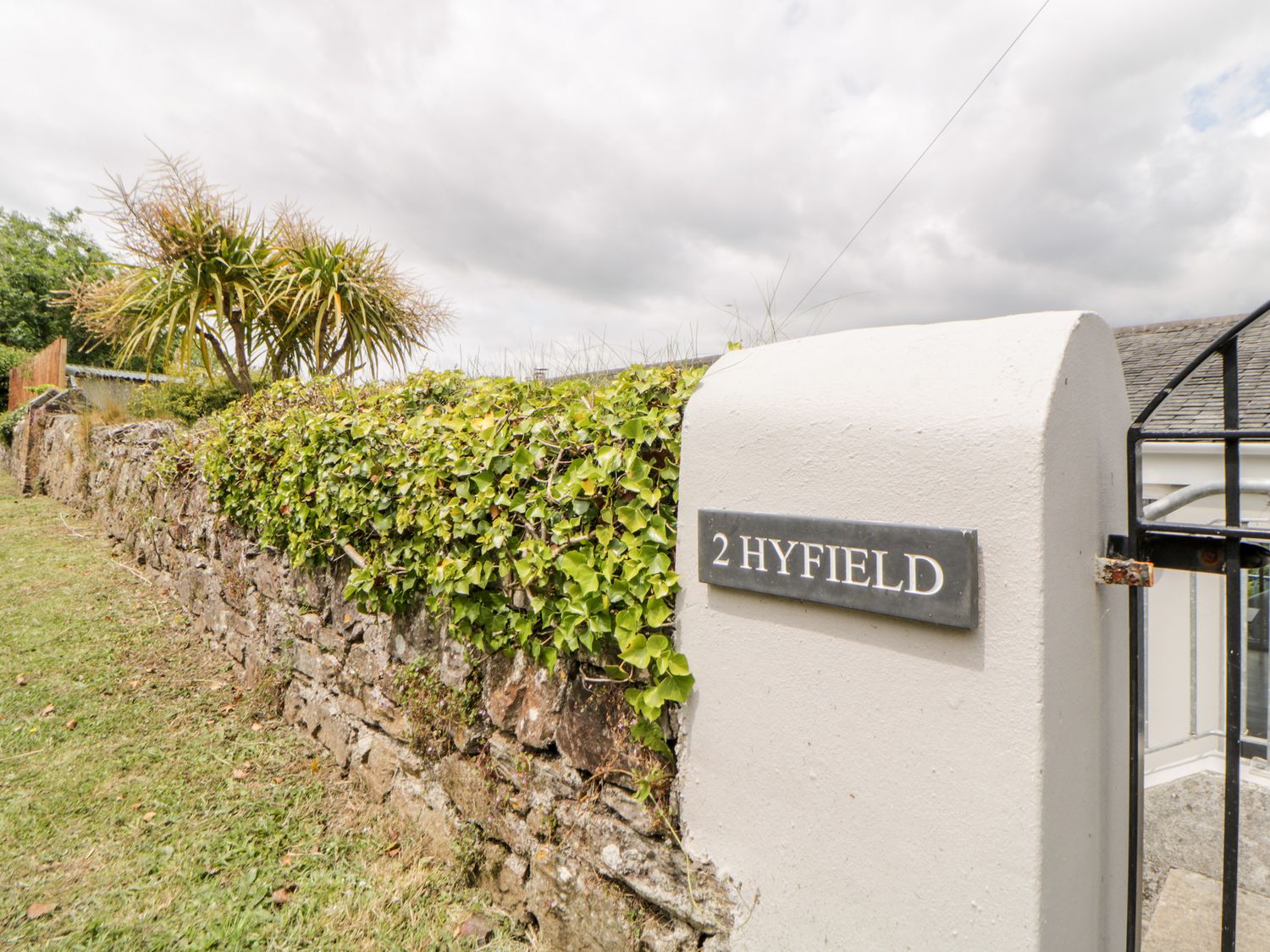 2 Hyfield, Cornwall