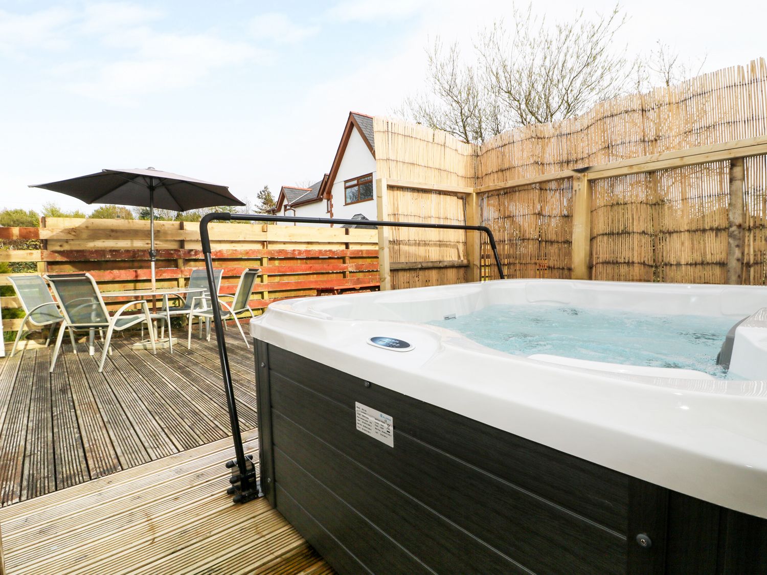 Tan Y Barn Cottage, North Wales Isle of Anglesey Wales Hot Tub