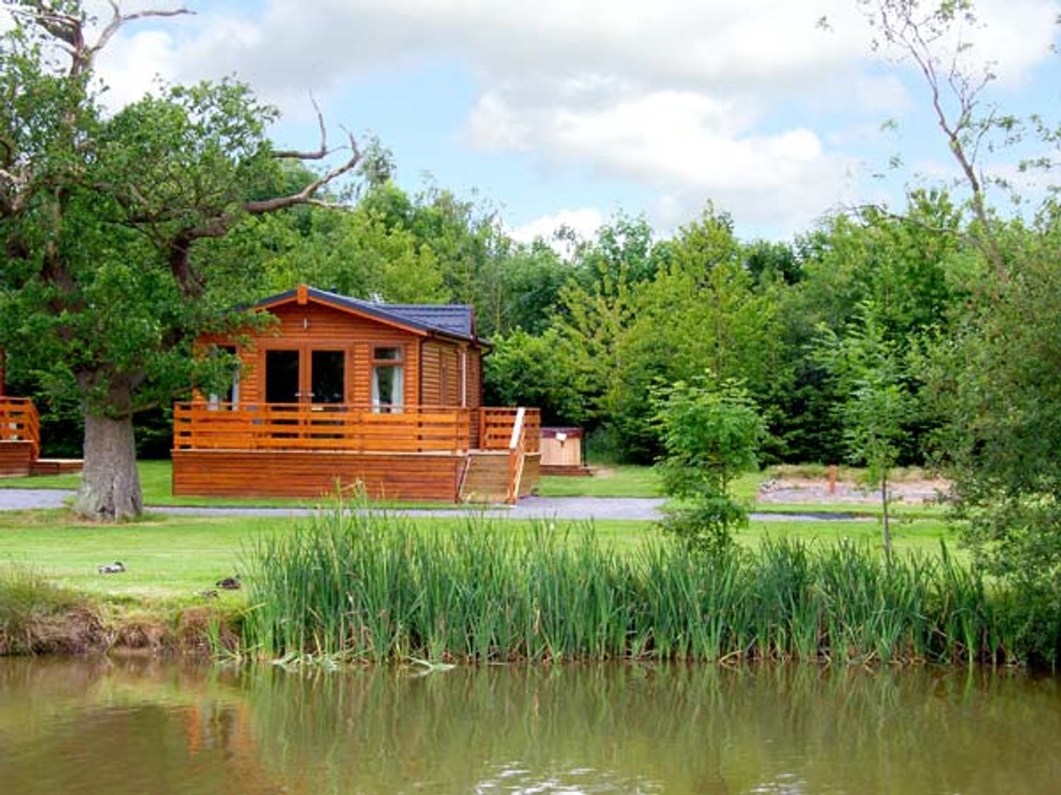 Oak Lodge, Heart of England