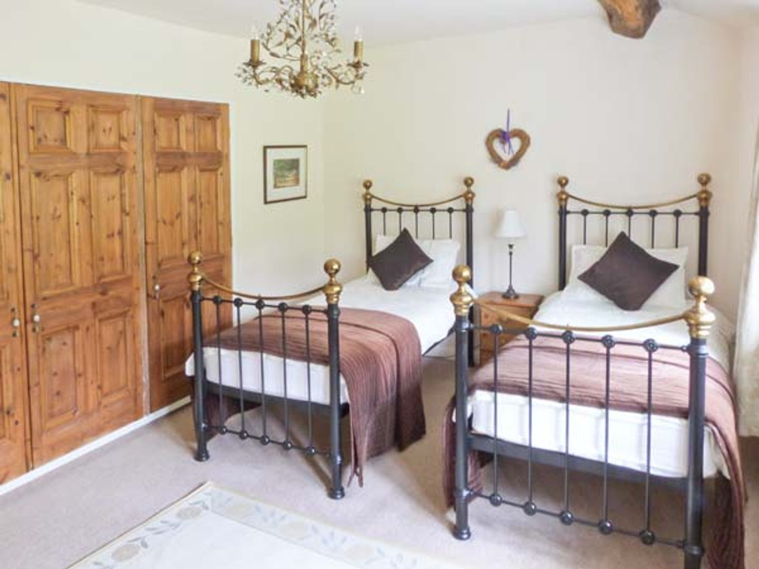 Royds Hall Cottage, Yorkshire Bradford England Cottages For