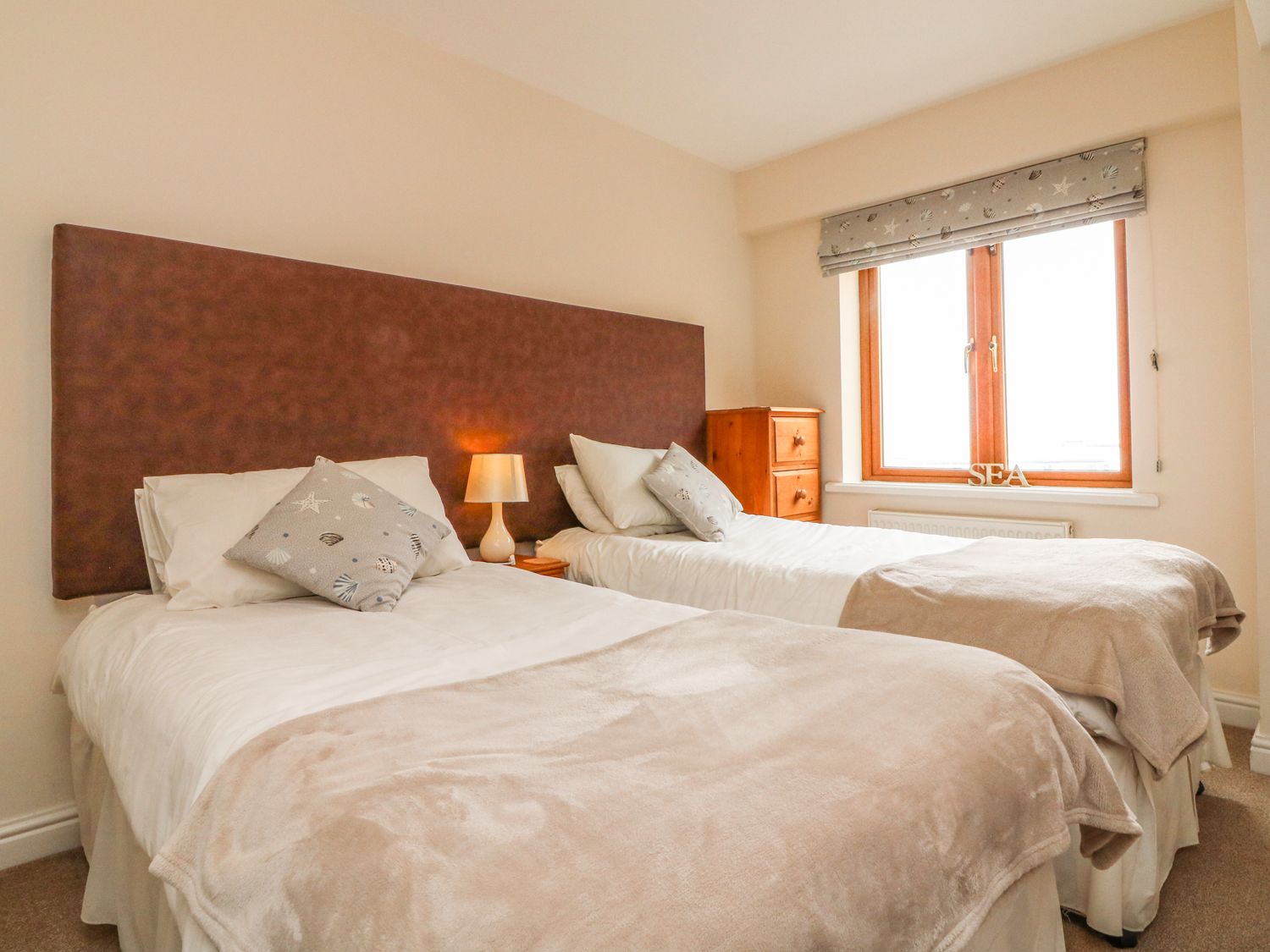 37 Ocean Park, Devon