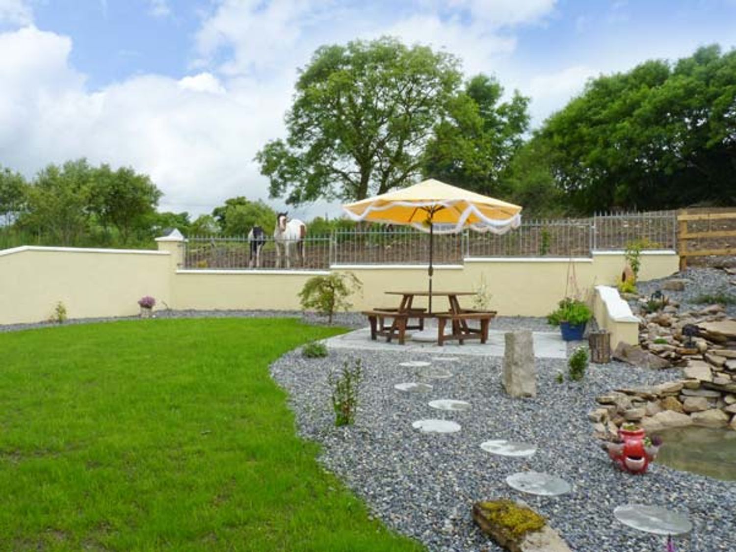 Lough Gara Lodge, Ireland County Sligo Ireland Cottages For