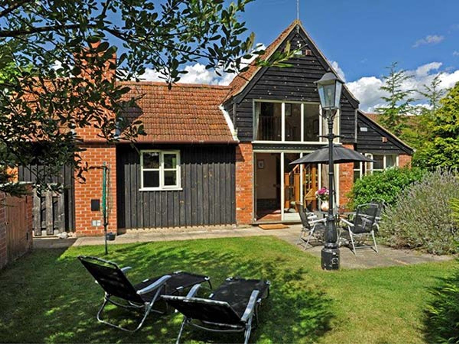 Woodman's Cottage, Norfolk - Norfolk - England : Cottages For Couples ...