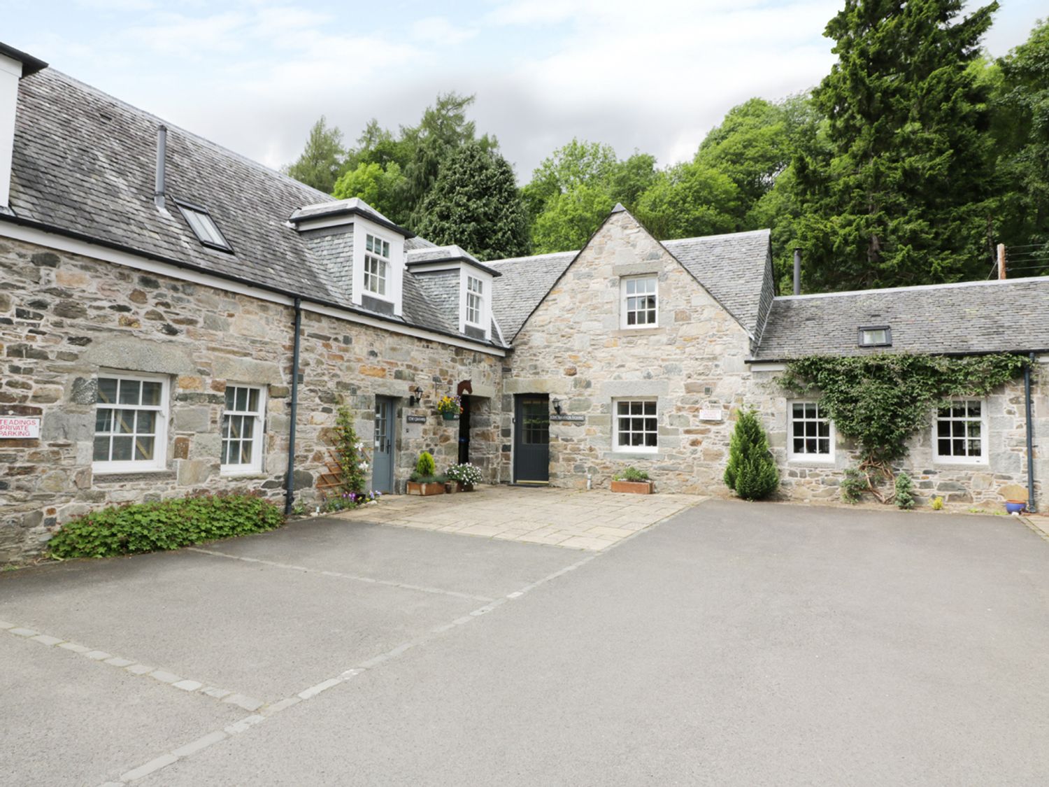 The Salmon House Kenmore Fortingall Self Catering Holiday Cottage
