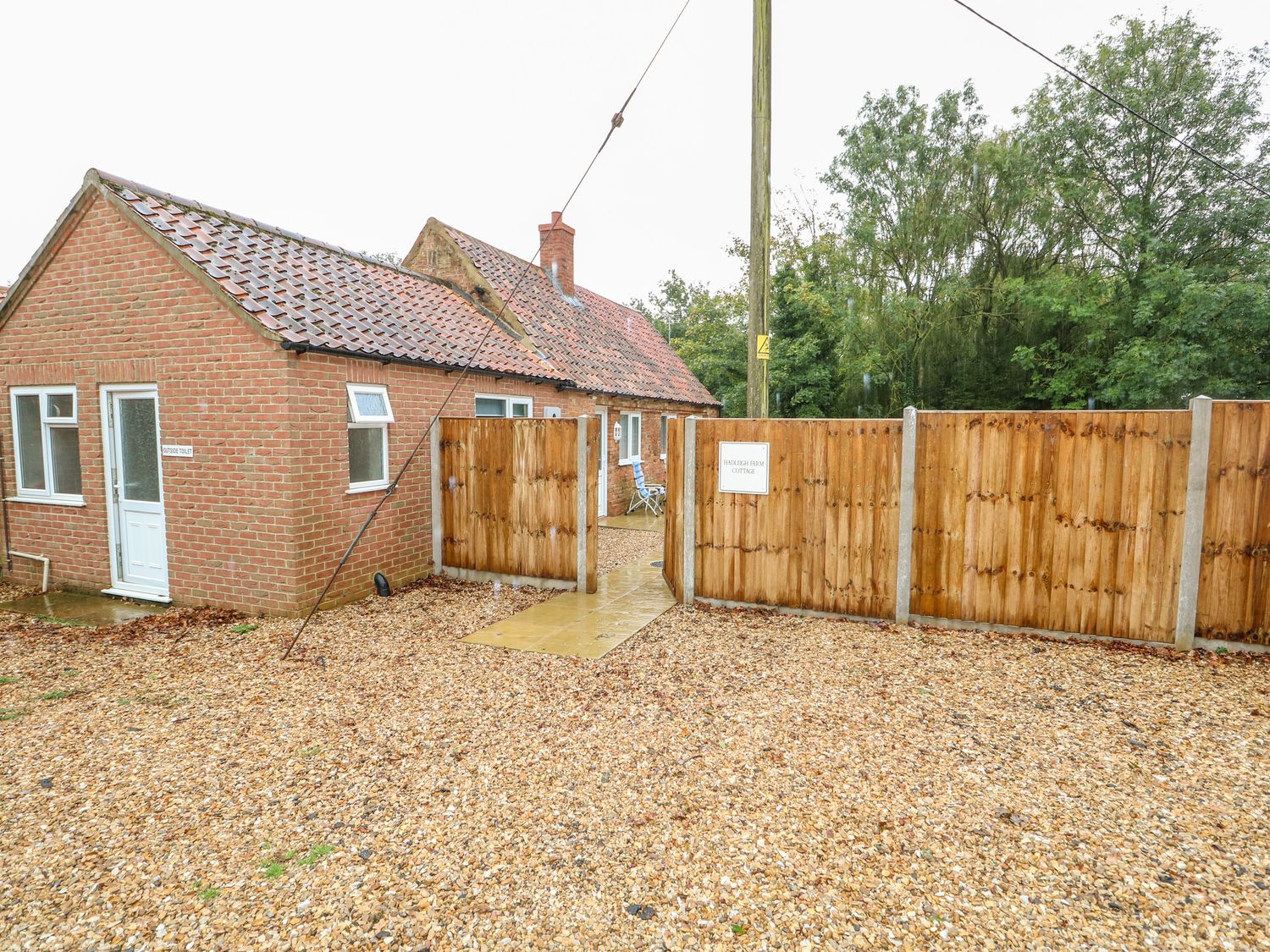 Hadleigh Farm Cottage, Gayton