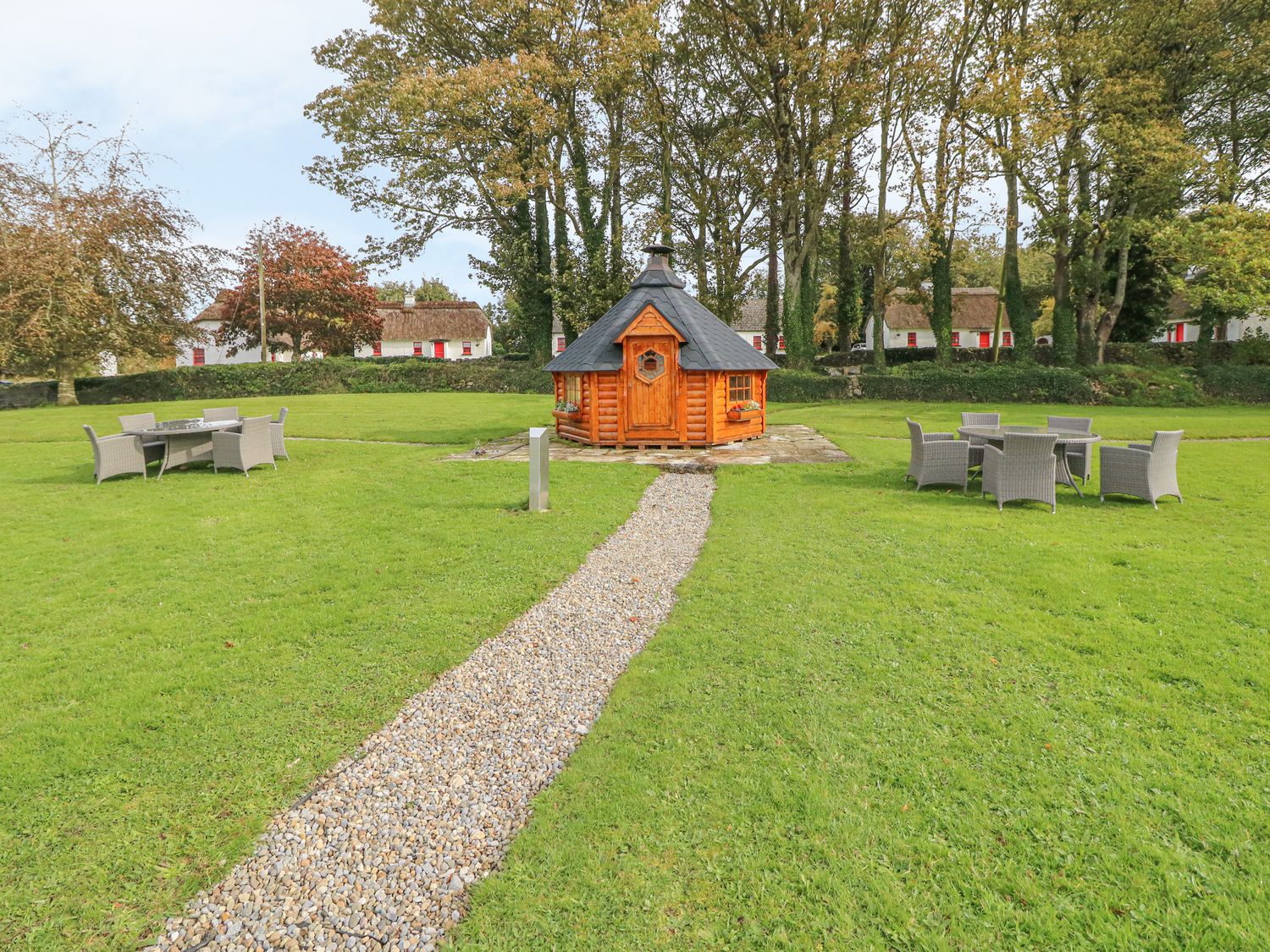 No. 10 Tipperary Thatched Cottages, Ireland