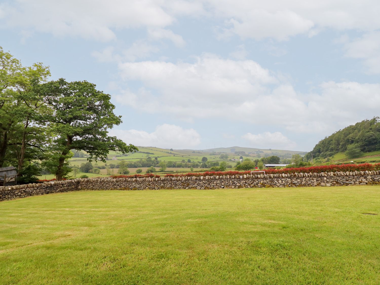 Ty Gwyn, Wales