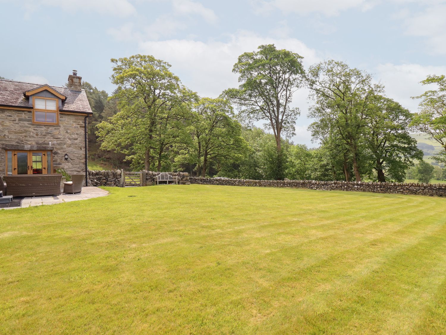 Ty Gwyn, Wales