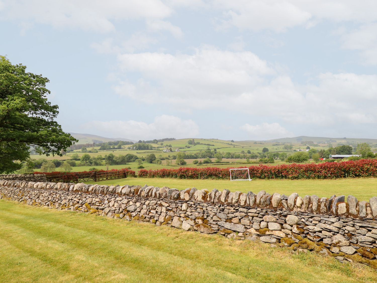 Ty Gwyn, Wales
