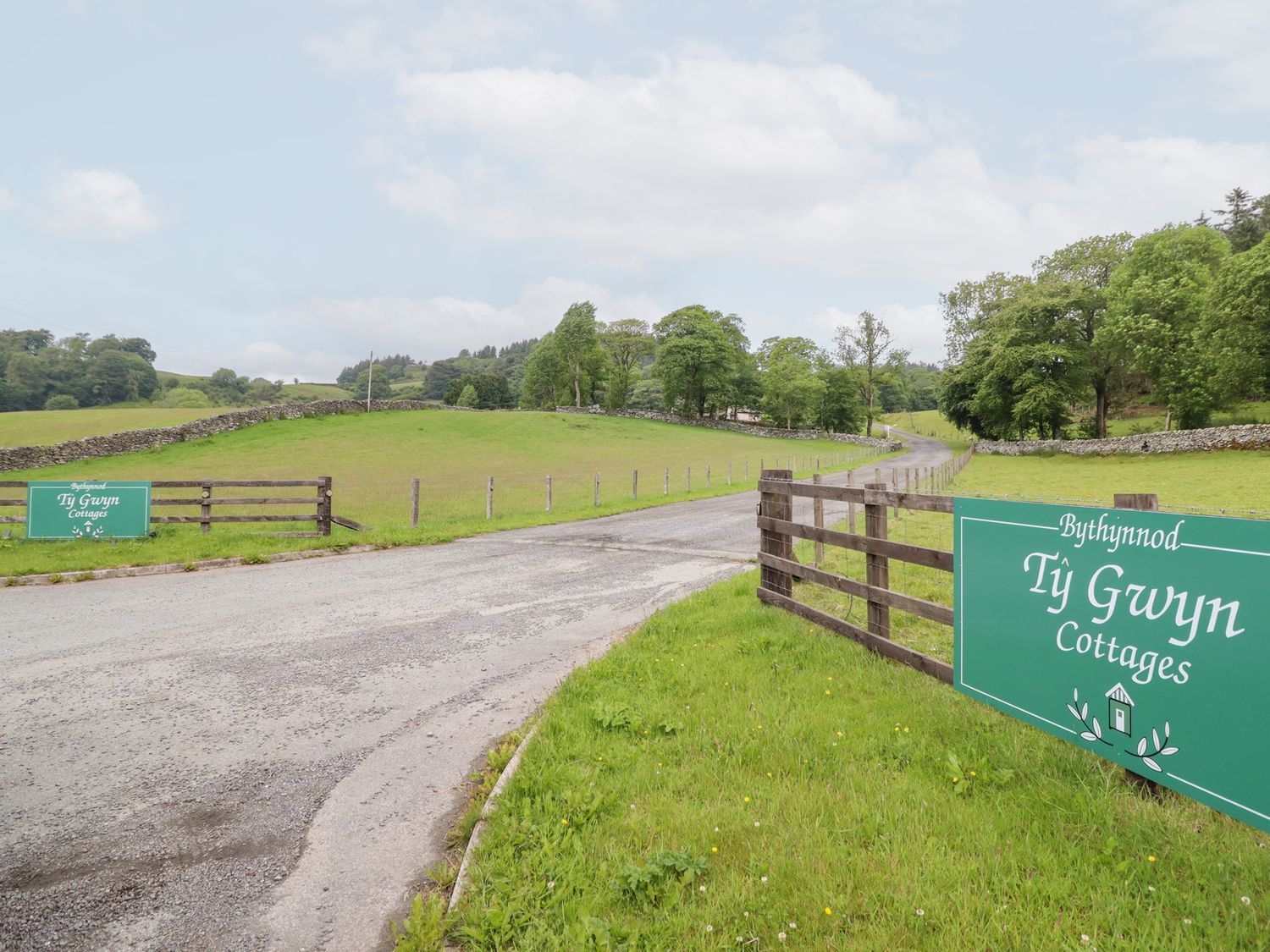 Ty Gwyn, Wales