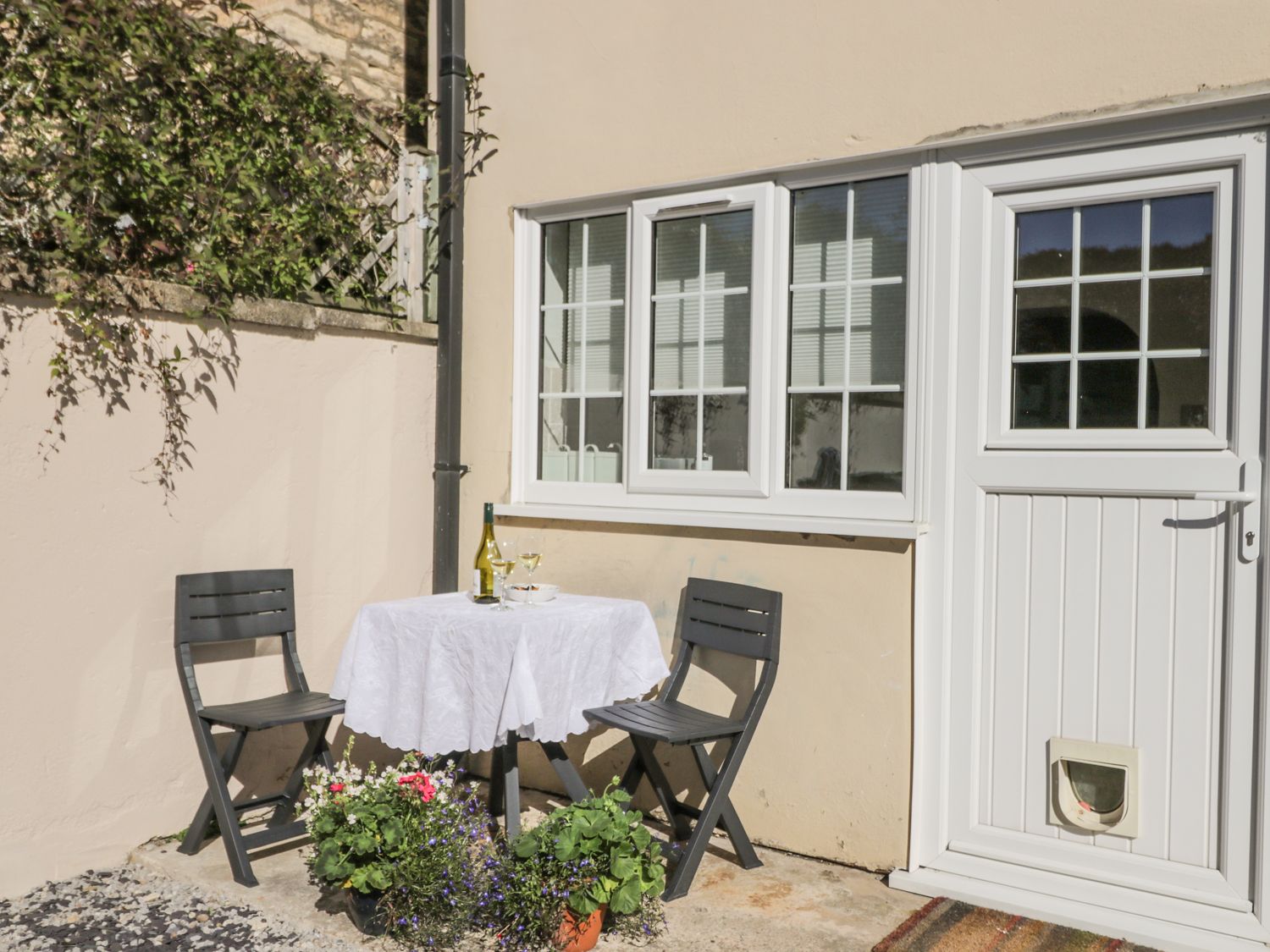 Snowdrop Cottage, Clifford, West Yorkshire Leeds England Cottages