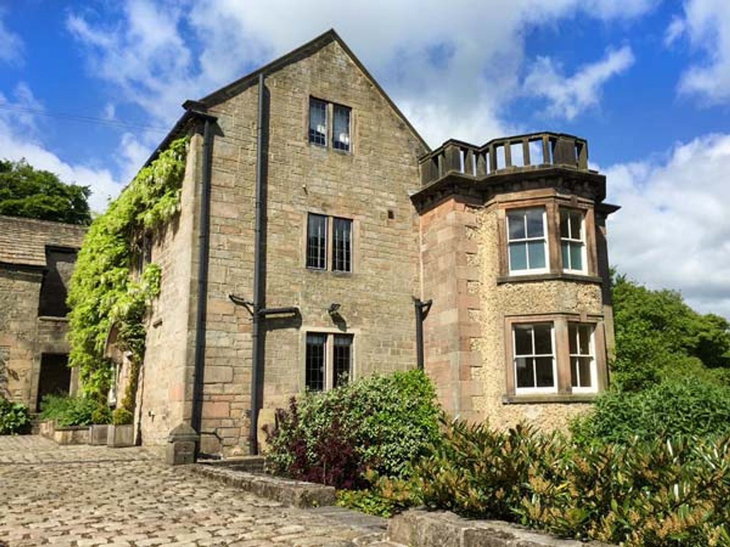 Bank House, Peak District - Derbyshire - England : Cottages For Couples ...