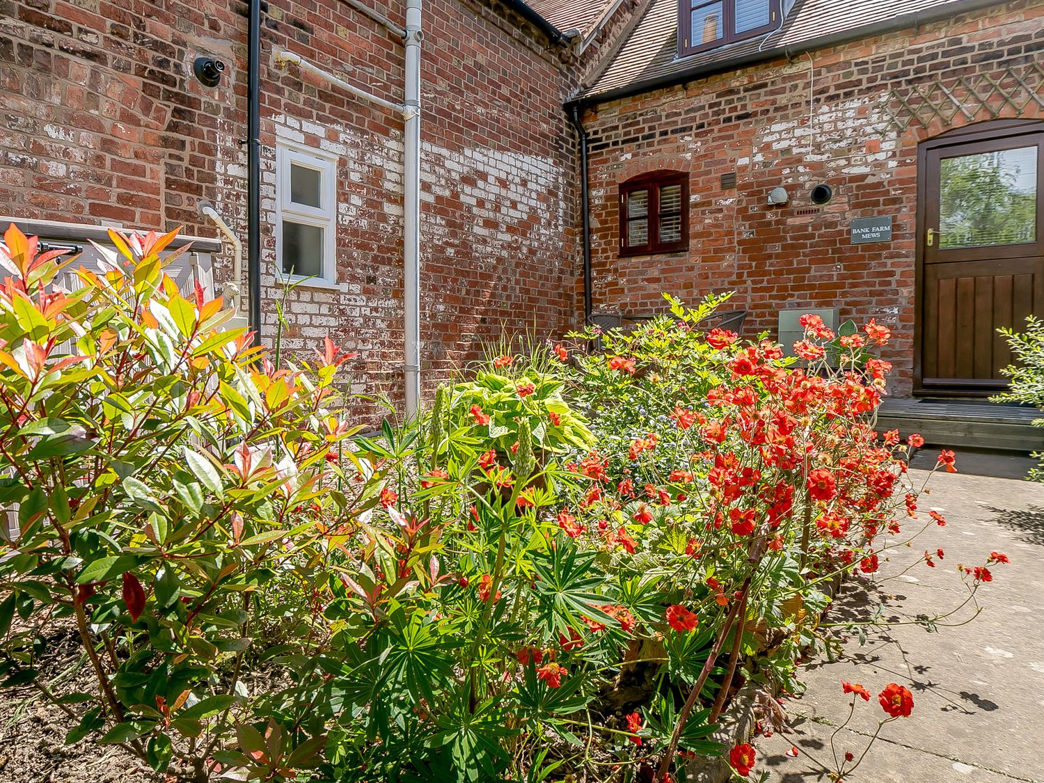 2 Bank Farm Mews, Heart of England