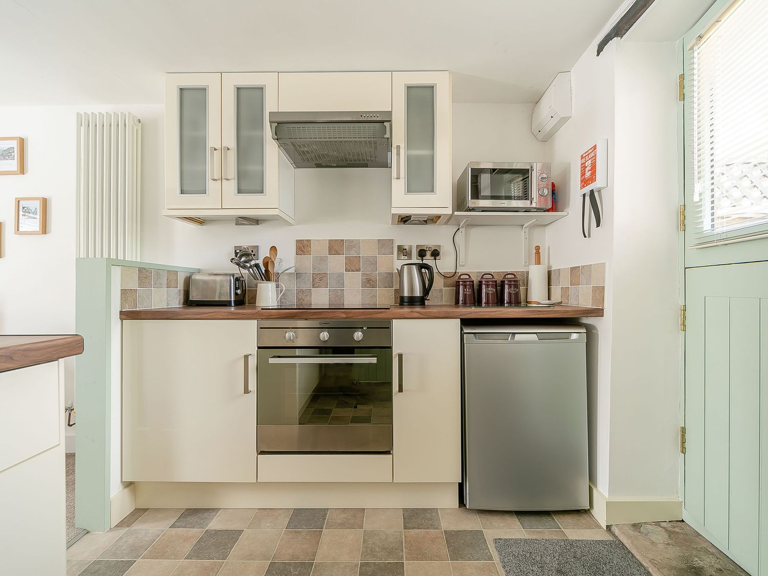 2 Bank Farm Mews, Heart of England