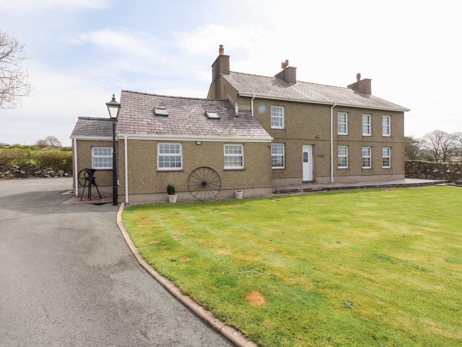 Garreg Wen Isaf Bach, Penygroes