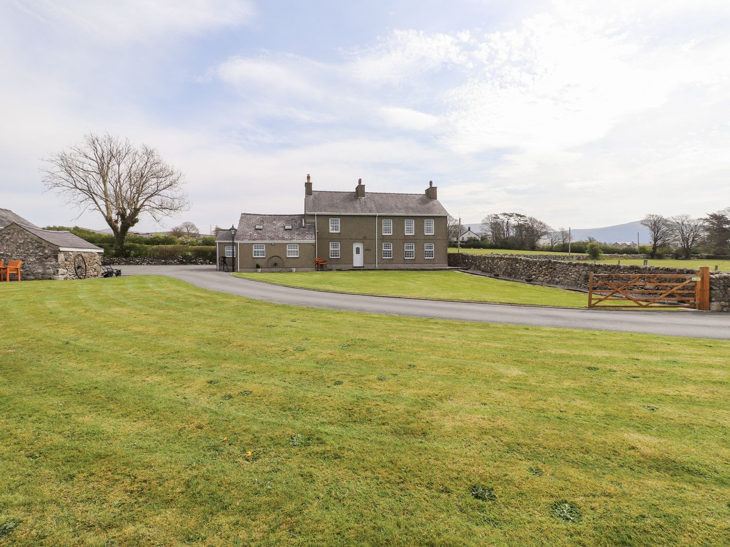 Garreg Wen Isaf Bach, Penygroes
