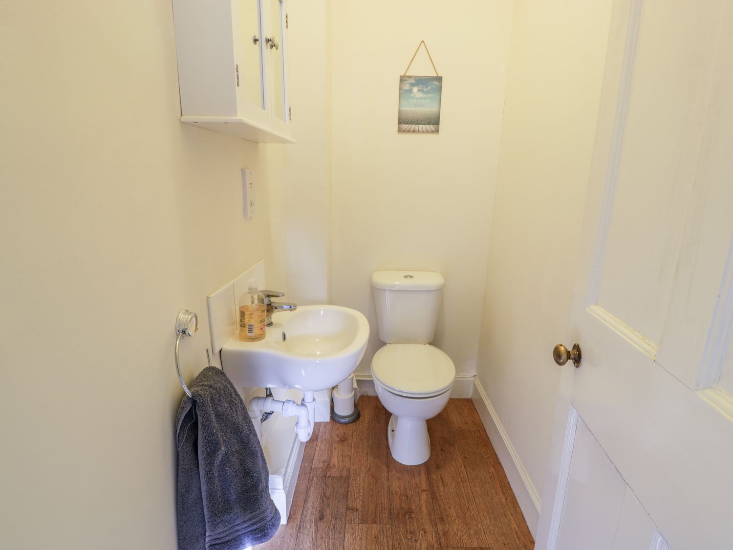 1 Linthill Cottages, Scotland