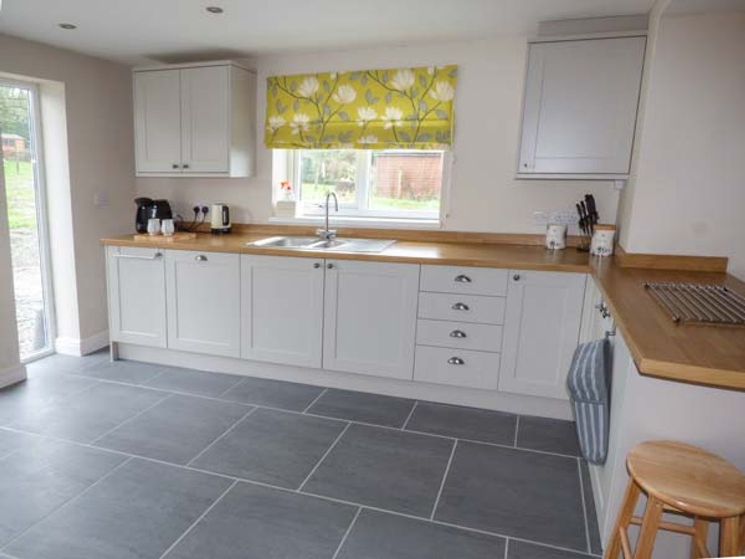 Pondfield Gate, Cwmgors