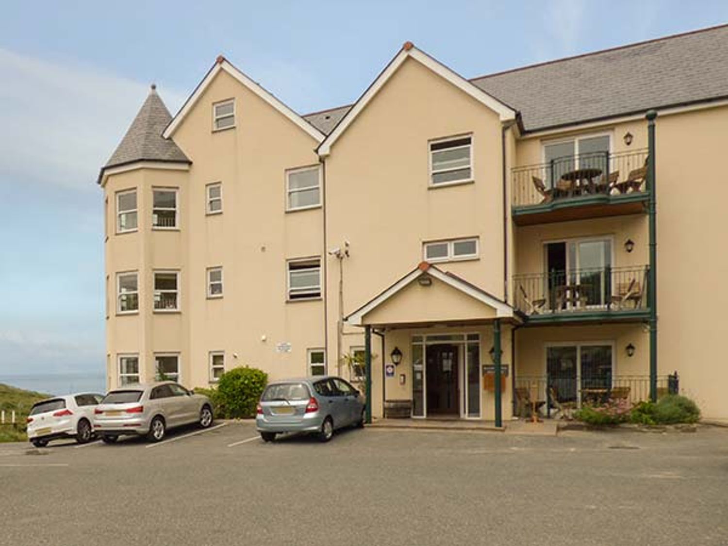 4 Apartments Watergate Bay Trebelsue Fm Cornwall