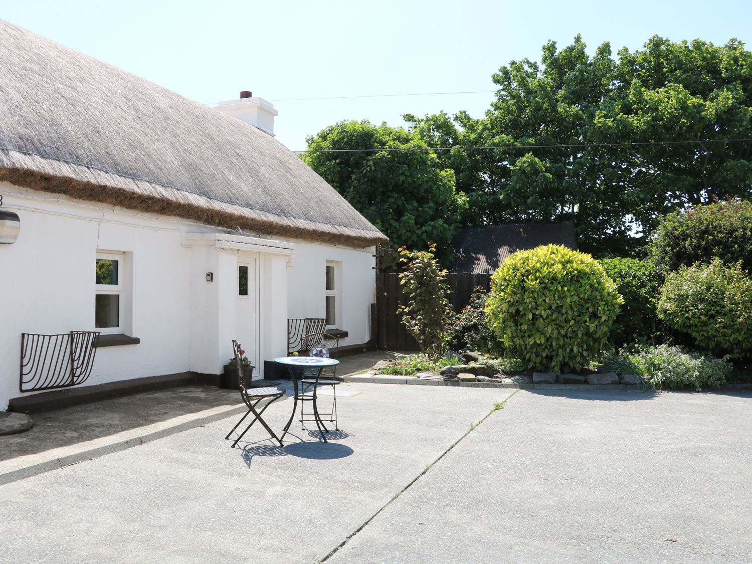 Whispering Willows - The Thatch, Ireland