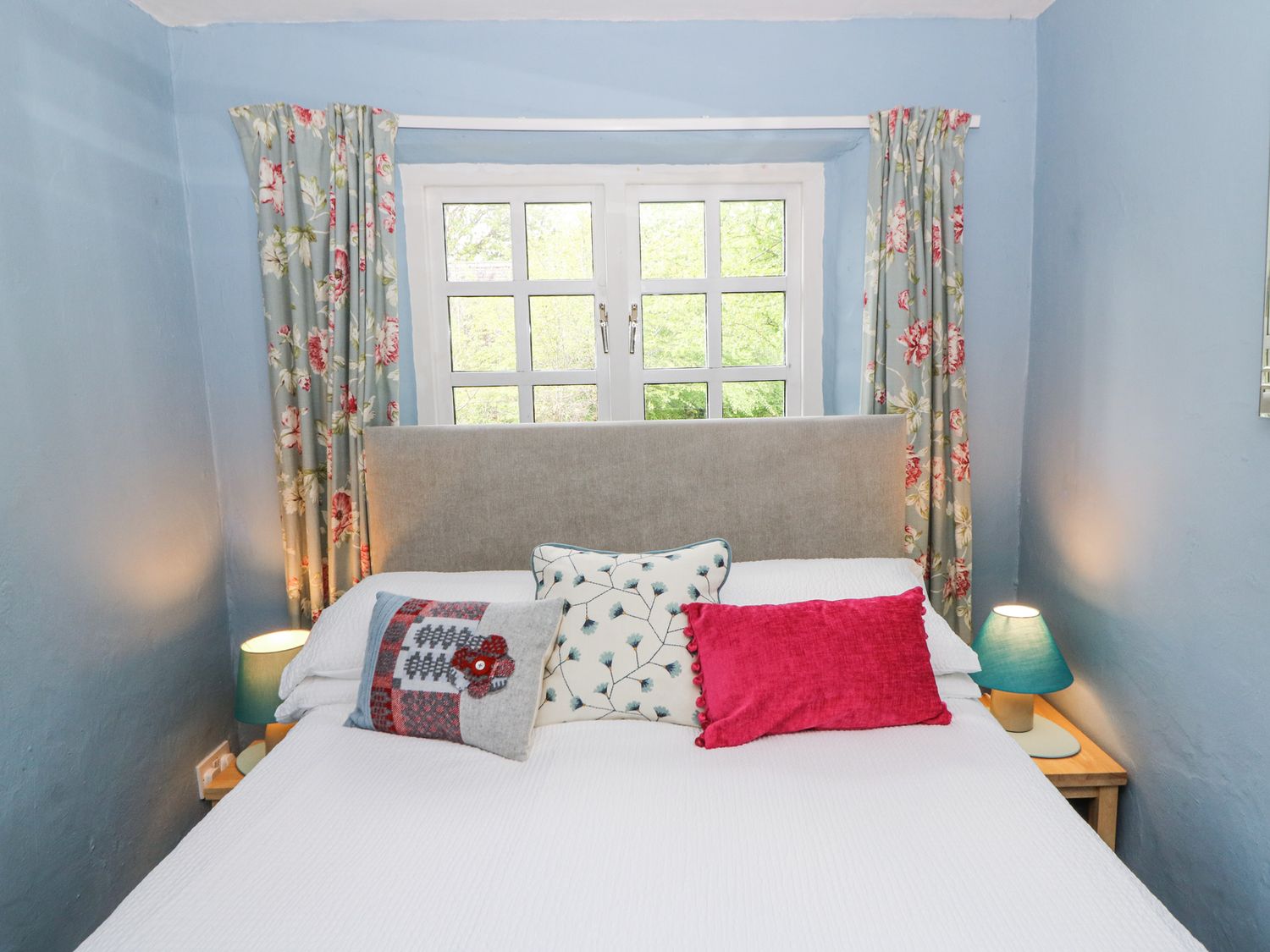 Hawthorn Cottage, Wales