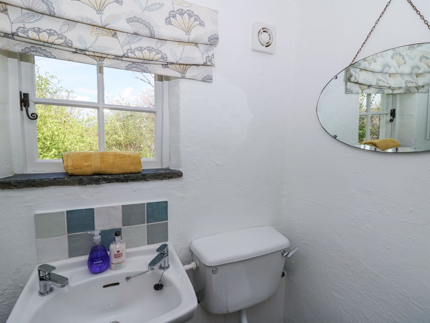 Hawthorn Cottage, Wales