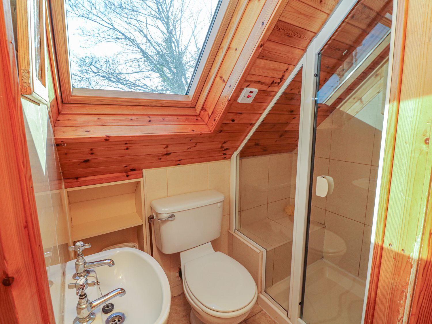 Property photo 7 of 12