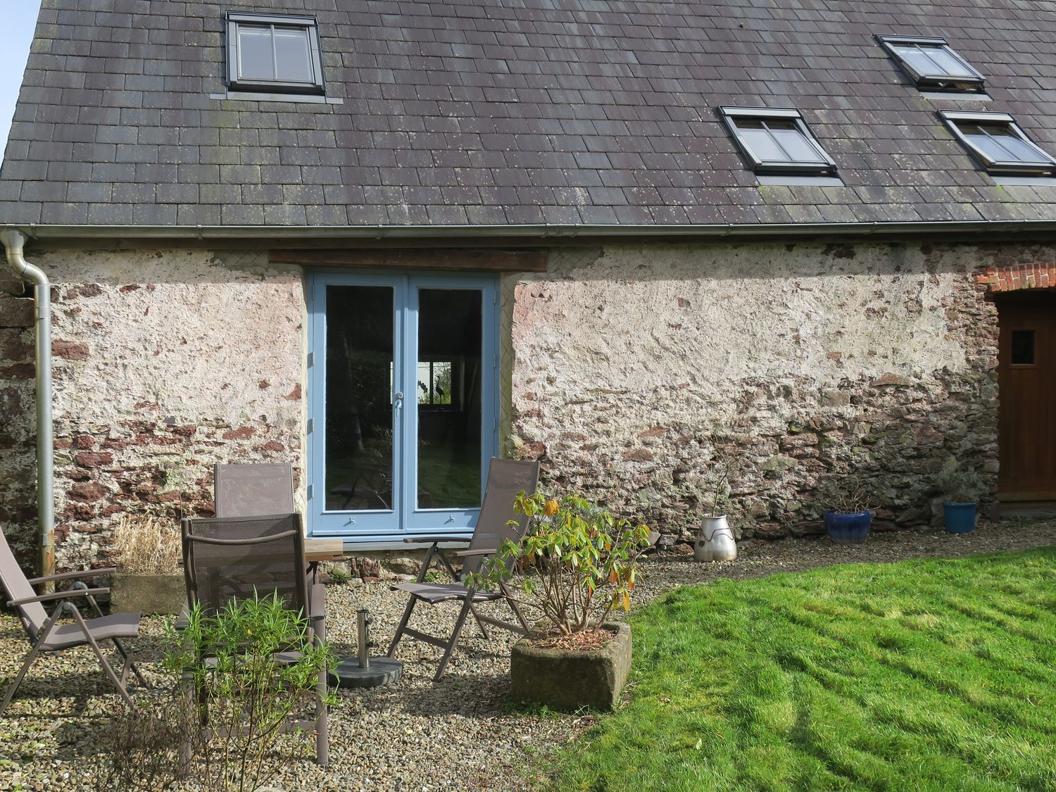 SWALLOWS COTTAGE, Pembrokeshire