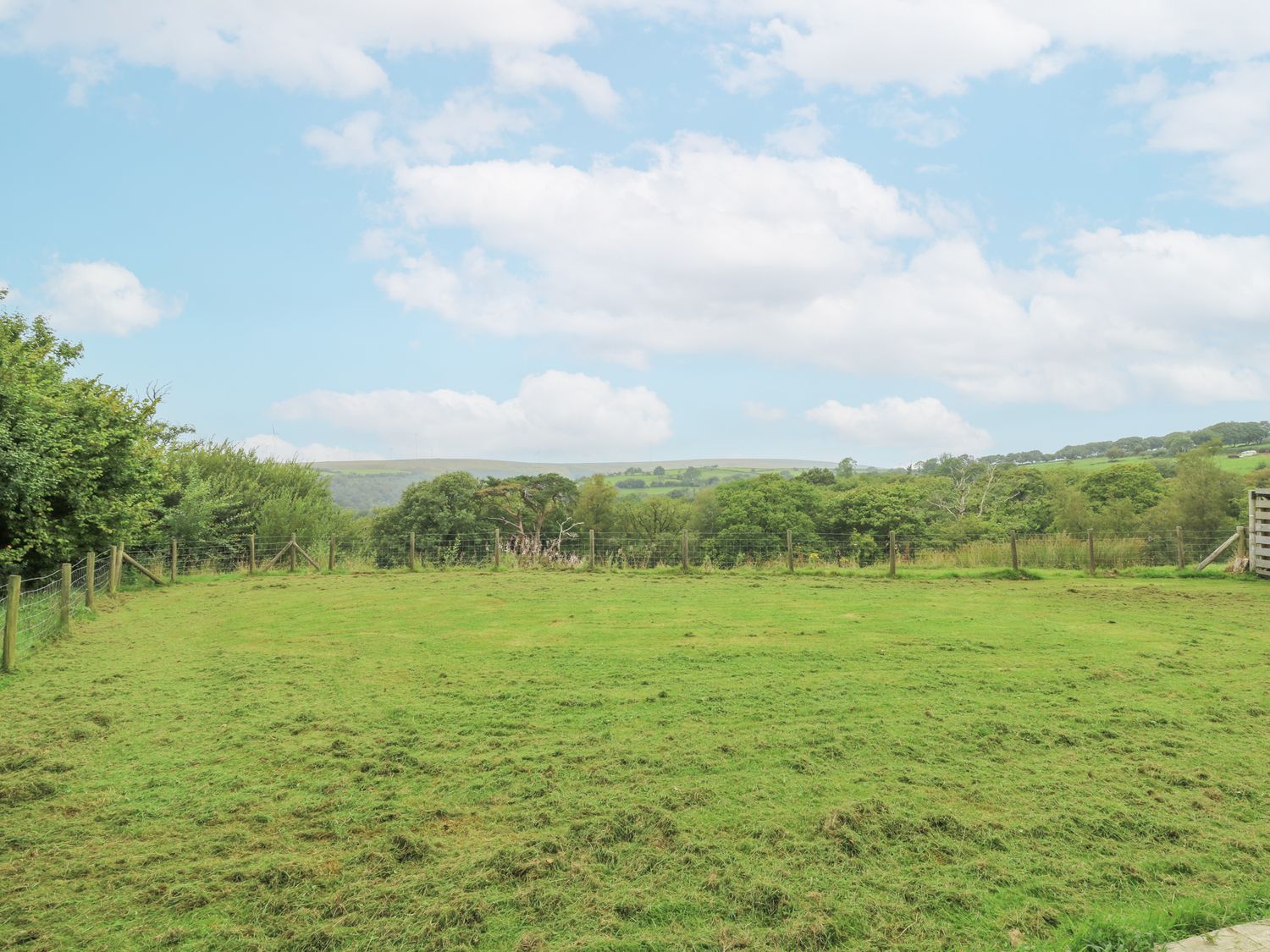 The Cabin, Southern Wales