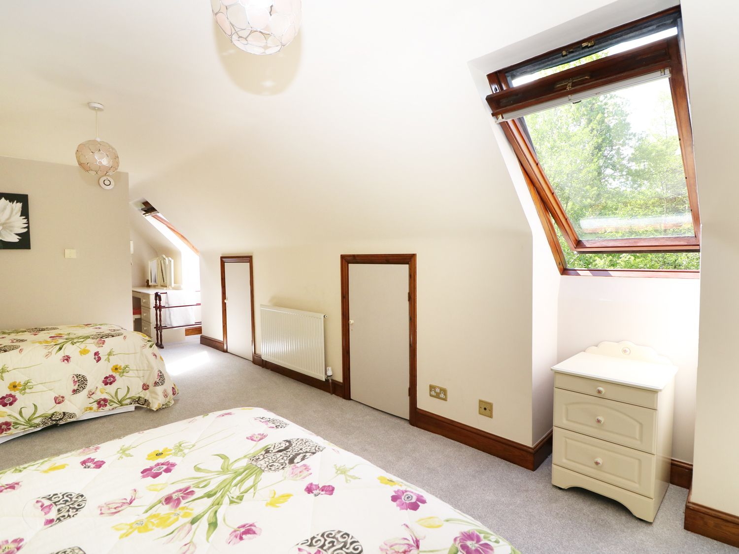 Miswells Cottages - Lake View, West Sussex