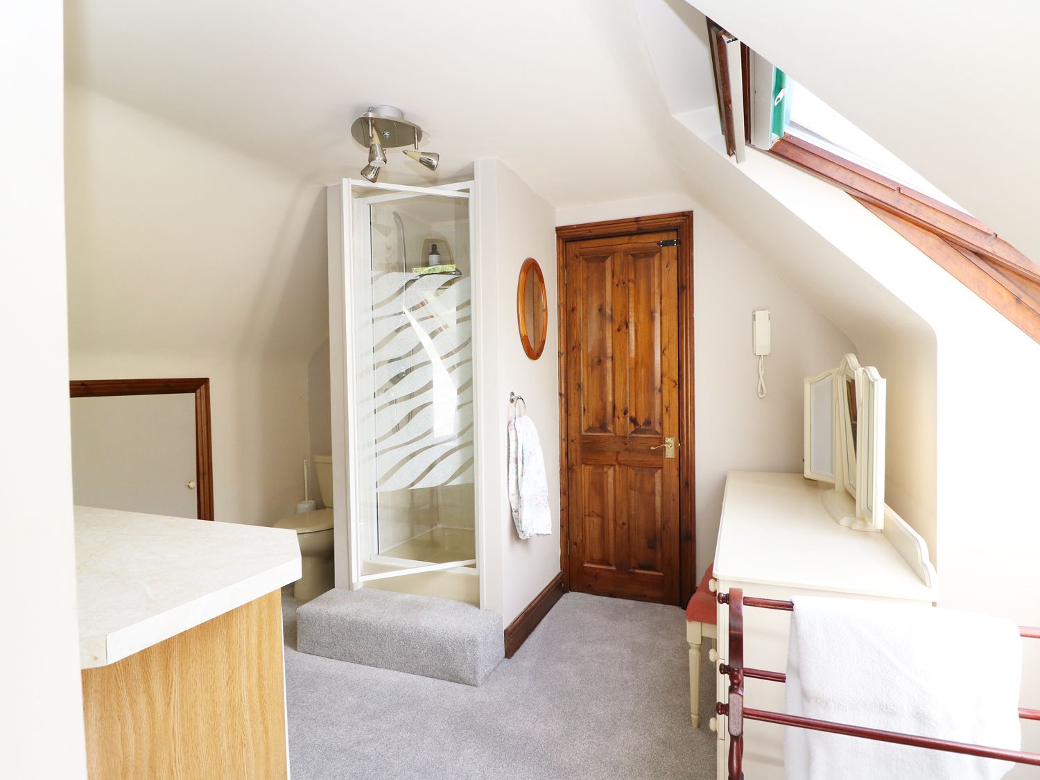 Miswells Cottages - Lake View, West Sussex