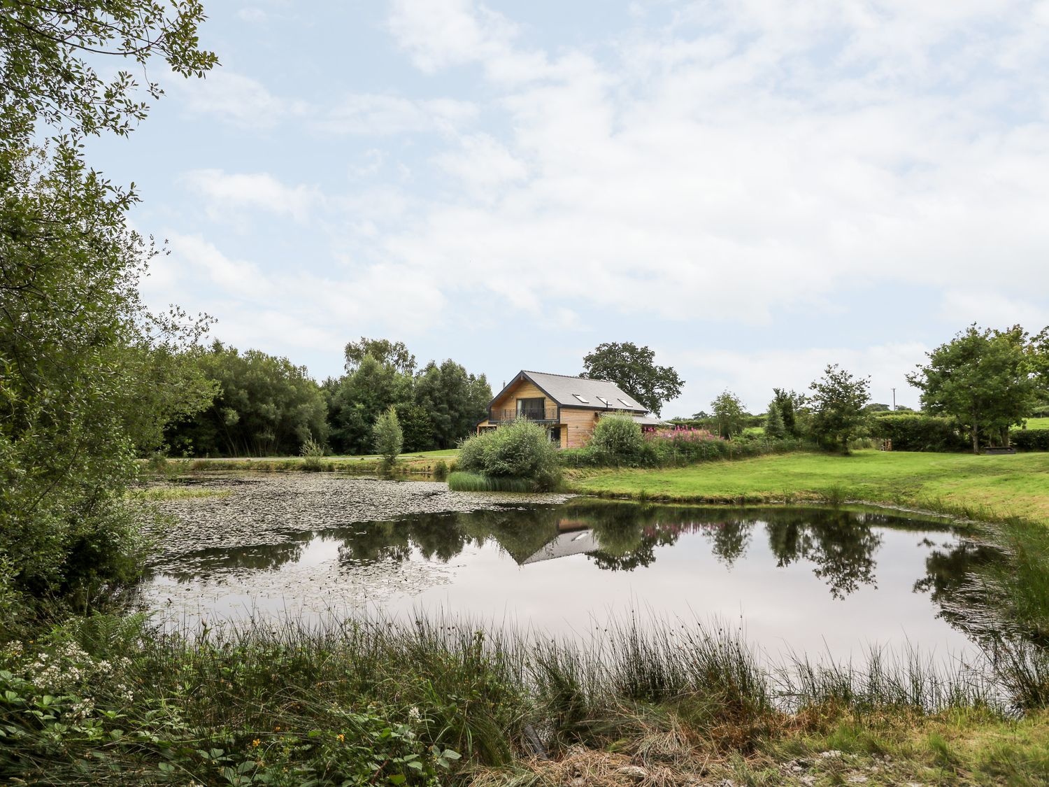 Lapwing Lodge, Wales