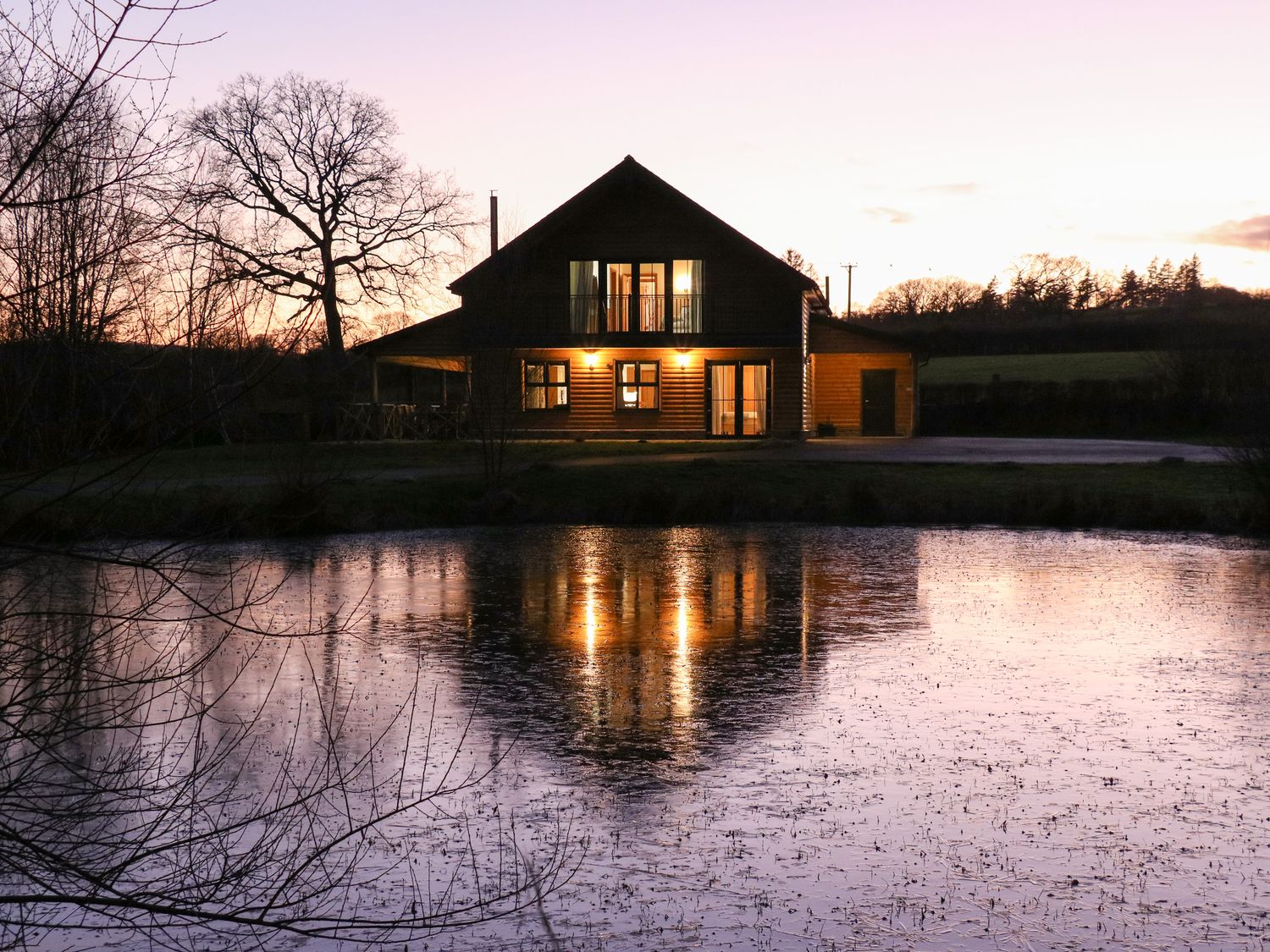 Lapwing Lodge, Wales