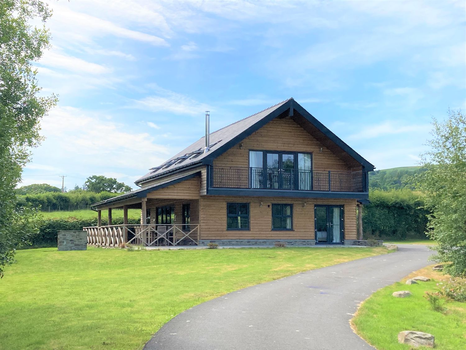 Lapwing Lodge, Wales