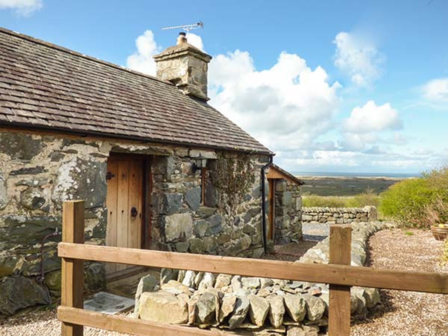 Y Becws, Wales