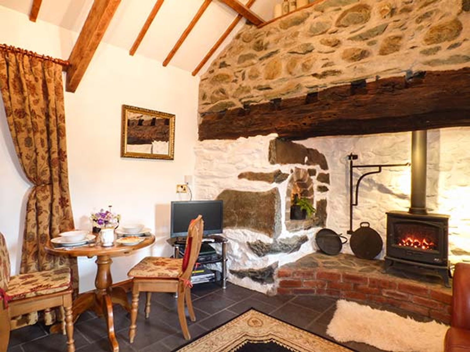 Y Becws, Wales