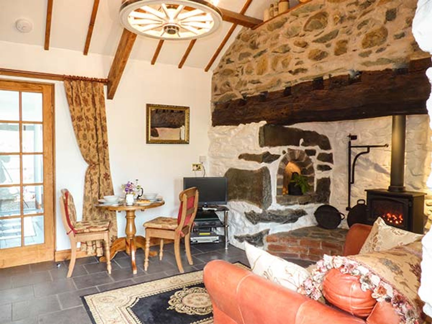 Y Becws, Wales